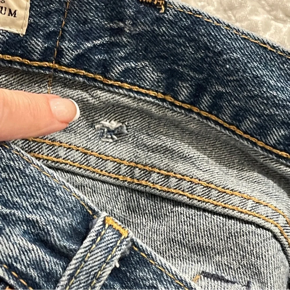 LEvi’s Premium ‘93 denim 501 button fly jeans 40 x 32